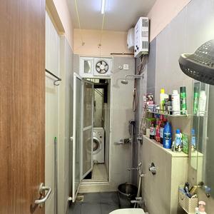 Bathroom Image of 760 Sq.ft 2 BHK Apartment / Flat for sale in Ashar Sapphire, Thane West Thane for Rs. 16000000