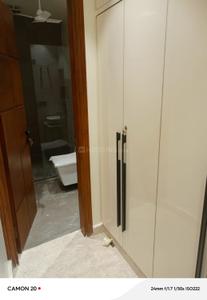 Bedroom Image of 1350 Sq.ft 3 BHK Builder Floor for rent in Kirti Nagar New Delhi for Rs. 70000
