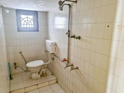 Bathroom Image of 1500 Sq.ft 3 BHK Independent House for rent in Valasaravakkam Chennai for Rs. 30000