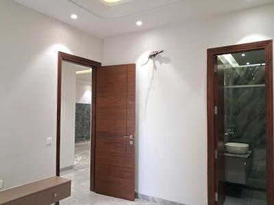 Bedroom Image of 1350 Sq.ft 3 BHK Builder Floor for rent in Paschim Vihar New Delhi for Rs. 75000