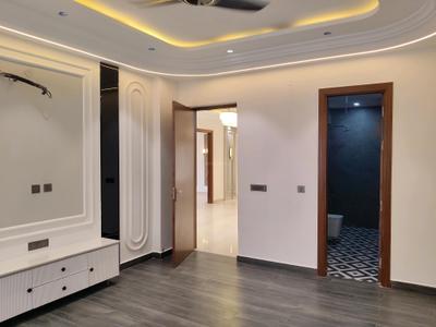 Bedroom Image of 2430 Sq.ft 4 BHK Builder Floor for sale in Ansal Versalia, Sector 67 Gurgaon for Rs. 26500000