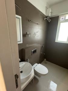 Bathroom Image of 750 Sq.ft 1 BHK Apartment / Flat for rent in Disha Tulip Phase 1, Juhu Mumbai for Rs. 105000