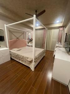 Bedroom Image of 10000 Sq.ft 6 BHK Independent House for sale in Sushant Lok Phase 1 Gurgaon for Rs. 140000000