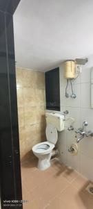 Bathroom Image of 800 Sq.ft 2 BHK Apartment / Flat for rent in Veena Santoor, Kandivali West Mumbai for Rs. 58000