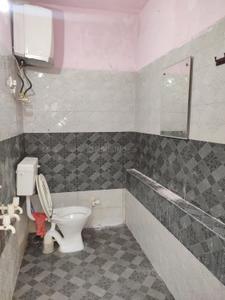 Bathroom Image of 1400 Sq.ft 1 BHK Builder Floor for rent in Gomti Nagar Lucknow for Rs. 13500