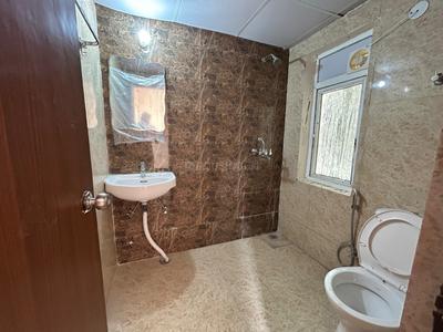 Image of 1215 Sq.ft 2.5 BHK Apartment / Flat for rent in Amrapali Dream Valley 2, Noida Extension, Greater Noida for Rs. 21500