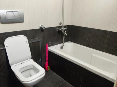 Bathroom Image of 2400 Sq.ft 3 BHK Apartment / Flat for rent in Anna Nagar Chennai for Rs. 80000