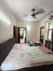 Bedroom Image of 1000 Sq.ft 2 BHK Apartment / Flat for rent in Bathal apartment, Patparganj New Delhi for Rs. 30000