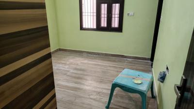 Bedroom Image of 810 Sq.ft 3 BHK Independent House for sale in New Lamba Luxury Floors, Sector 22 Rohini New Delhi for Rs. 8000000