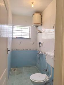 Common Bathroom Image of 1000 Sq.ft 2 BHK Apartment / Flat for rent in Basaveshwara Nagar Bengaluru for Rs. 26000