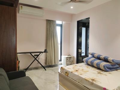 Bedroom Image of 4000 Sq.ft 5 BHK Apartment / Flat for rent in Santacruz West Mumbai for Rs. 600000