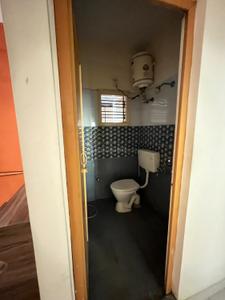Bathroom Image of 900 Sq.ft 2 BHK Builder Floor for rent in New Tippasandra Bengaluru for Rs. 37000