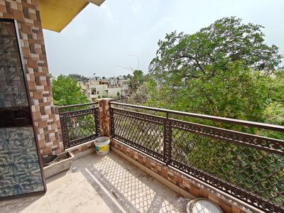 Balcony Image of 1100 Sq.ft 3 BHK Apartment / Flat for rent in Vikaspuri New Delhi for Rs. 25000