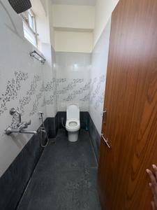 Bathroom Image of 950 Sq.ft 1 BHK Apartment / Flat for rent in Good Raghavendra Residency, Kondapur Hyderabad for Rs. 26000