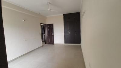 Bedroom Image of 1685 Sq.ft 3 BHK Apartment / Flat for rent in Paramount Floraville, Sector 137 Noida for Rs. 36000