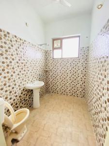 Bathroom Image of 2200 Sq.ft 2 BHK Independent House for rent in Model Town Ludhiana for Rs. 20000