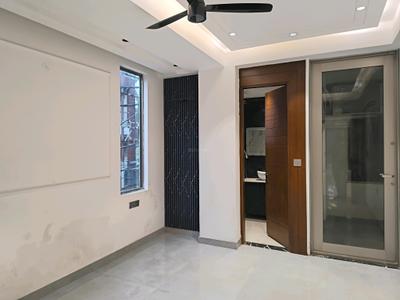Bedroom Image of 2100 Sq.ft 4 BHK Builder Floor for sale in Kaushambi Ghaziabad for Rs. 23000000