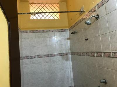 Bathroom Image of 1500 Sq.ft 3 BHK Apartment / Flat for rent in Indra Puri Colony Indore for Rs. 25000