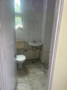 Bathroom Image of 820 Sq.ft 2 BHK Apartment / Flat for rent in Civil Lines Agra for Rs. 16000