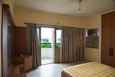 Bedroom Image of 1700 Sq.ft 3 BHK Apartment / Flat for sale in Race Course Vadodara for Rs. 6600000