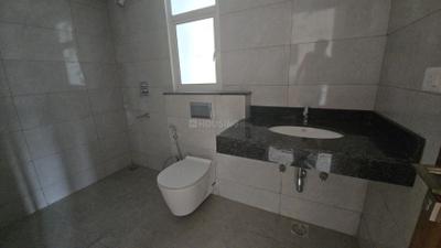 Bathroom Image of 690 Sq.ft 1 BHK Apartment / Flat for rent in Godrej Golf Link, Jaypee Greens Greater Noida for Rs. 30000