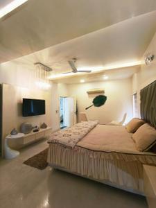 Bedroom Image of 6500 Sq.ft 7 BHK Villa for sale in Prahlad Nagar Ahmedabad for Rs. 120000000