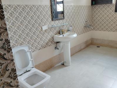 Bathroom Image of 2000 Sq.ft 2 BHK Apartment / Flat for rent in Trikuta Nagar Jammu for Rs. 26000