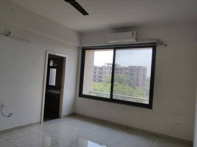 Bedroom Image of 2500 Sq.ft 4 BHK Apartment / Flat for rent in Tulsi Xperia And Sky Forest, Bhat Ahmedabad for Rs. 40000