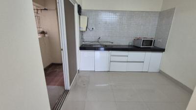 Kitchen Image of 1800 Sq.ft 3 BHK Apartment / Flat for sale in Godrej Horizon, Mohammed Wadi Pune for Rs. 10800000