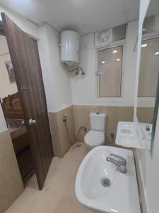 Bathroom Image of 1360 Sq.ft 3 BHK Apartment / Flat for rent in Jaypee Kosmos, Sector 134 Noida for Rs. 42000