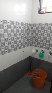Bathroom Image of 600 Sq.ft 2 BHK Apartment / Flat for rent in New Alkapuri Vadodara for Rs. 4000