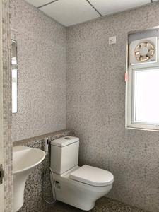 Common Bathroom Image of 1900 Sq.ft 3 BHK Apartment / Flat for rent in Shree Vardhman Victoria, Sector 70 Gurgaon for Rs. 49800