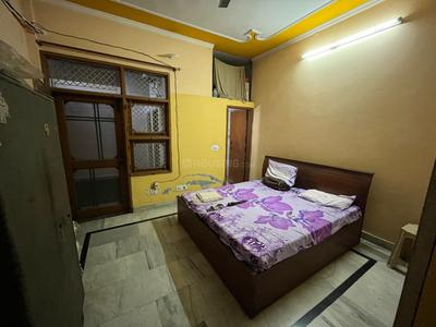 Bedroom Image of 1350 Sq.ft 2 BHK Builder Floor for rent in Shastri Nagar Ghaziabad for Rs. 16000