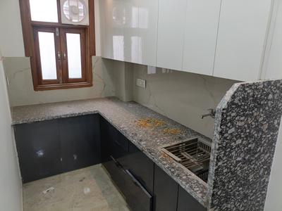 Kitchen Image of 600 Sq.ft 2 BHK Builder Floor for sale in Laxmi Nagar New Delhi for Rs. 5800000