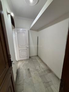 Bedroom Image of 2000 Sq.ft 3.5 BHK Builder Floor for rent in Kirti Nagar New Delhi for Rs. 60000