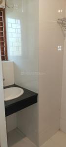 Bathroom Image of 2000 Sq.ft 3.5 BHK Apartment / Flat for rent in Purvanchal Sanchar Vihar, Sector 62 Noida for Rs. 40000