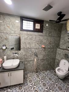 Bathroom Image of 1000 Sq.ft 3 BHK Independent House for sale in Shalimar Bagh New Delhi for Rs. 16500000
