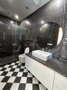 Bathroom Image of 1800 Sq.ft 3 BHK Builder Floor for sale in Safdarjung Development Area New Delhi for Rs. 77500000