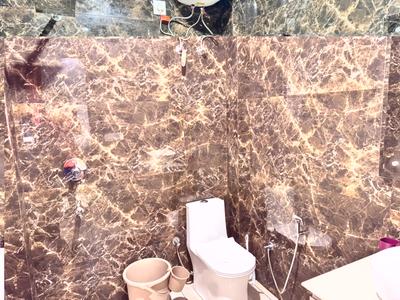 Bathroom Image of 1700 Sq.ft 2 BHK Builder Floor for rent in Sector 46 Gurgaon for Rs. 40000