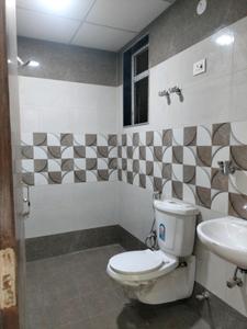 Common Bathroom Image of 632 Sq.ft 1 BHK Builder Floor for sale in Uniwest Arcade Homes, Sector 102 Noida for Rs. 4250000