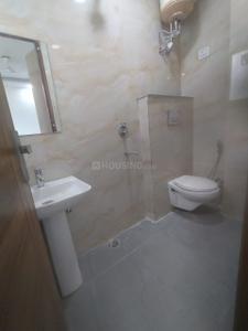 Bathroom Image of 1000 Sq.ft 3 BHK Apartment / Flat for rent in Rajpur Khurd Extension New Delhi for Rs. 25000