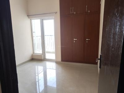Bedroom Image of 950 Sq.ft 3 BHK Apartment / Flat for rent in Amrapali Dream Valley 2, Noida Extension Greater Noida for Rs. 20000