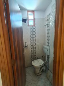Bathroom Image of 810 Sq.ft 3 BHK Builder Floor for sale in Sector 15 Dwarka New Delhi for Rs. 7000000