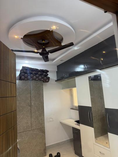 Srinivasam Main Image 1