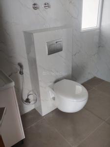 Bathroom Image of 1500 Sq.ft 3.5 BHK Apartment / Flat for rent in Express Zenith, Sector 77 Noida for Rs. 45000