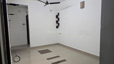 Bedroom Image of 800 Sq.ft 2 BHK Apartment / Flat for rent in Pallikaranai Chennai for Rs. 20000