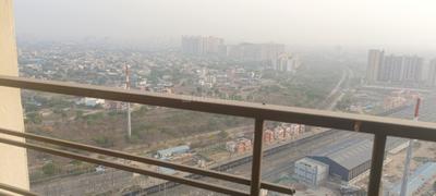 Balcony Image of 435 Sq.ft 1 BHK Apartment / Flat for rent in Paramount Golfforeste Oak &amp; Pine, Surajpur Greater Noida for Rs. 11500