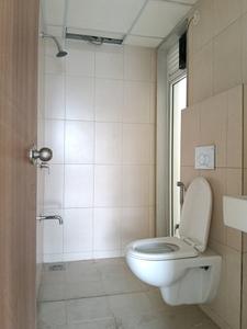Common Bathroom Image of 1100 Sq.ft 3 BHK Apartment / Flat for rent in Godrej Emerald, Kasarvadavali Thane for Rs. 36500