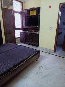 Bedroom Image of 900 Sq.ft 2 BHK Builder Floor for rent in Jangpura New Delhi for Rs. 48000