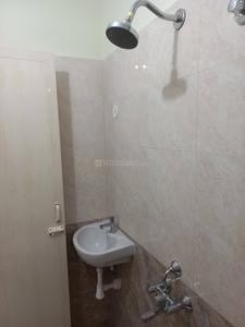 Bathroom Image of 750 Sq.ft 2 BHK Builder Floor for rent in Kelambakkam Chennai for Rs. 12500